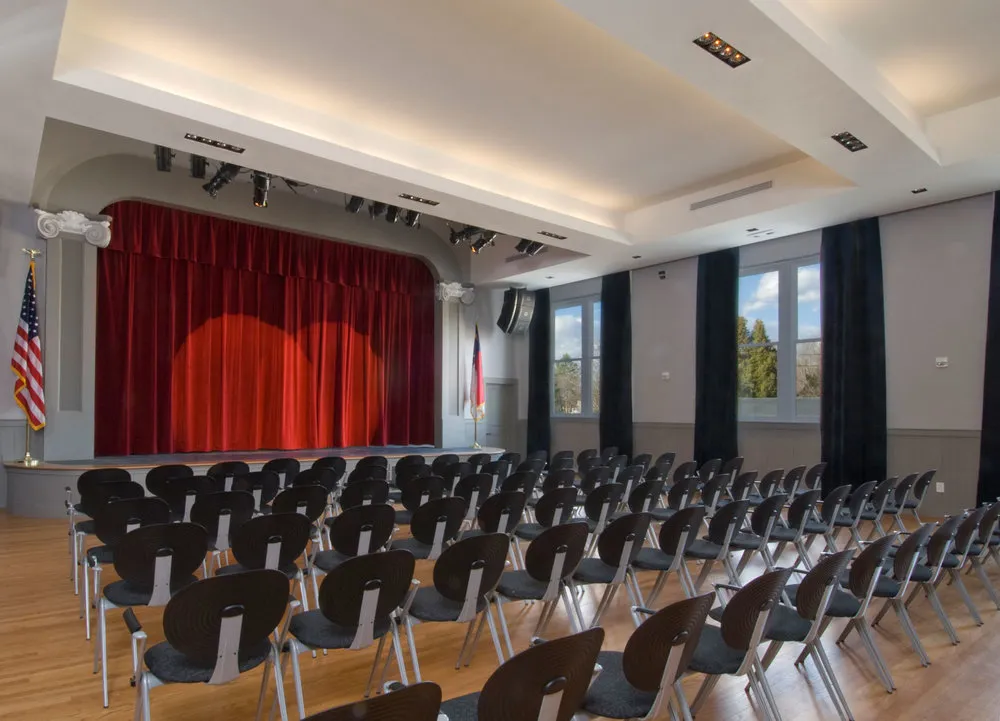 Halle Cultural Arts Center Halle Cultural Arts Center