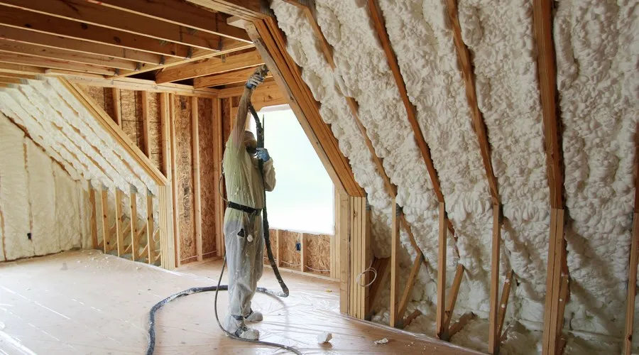 Closed Cell vs Open Cell Insulation: Which Spray Foam Performs Better in Raleigh, NC?
